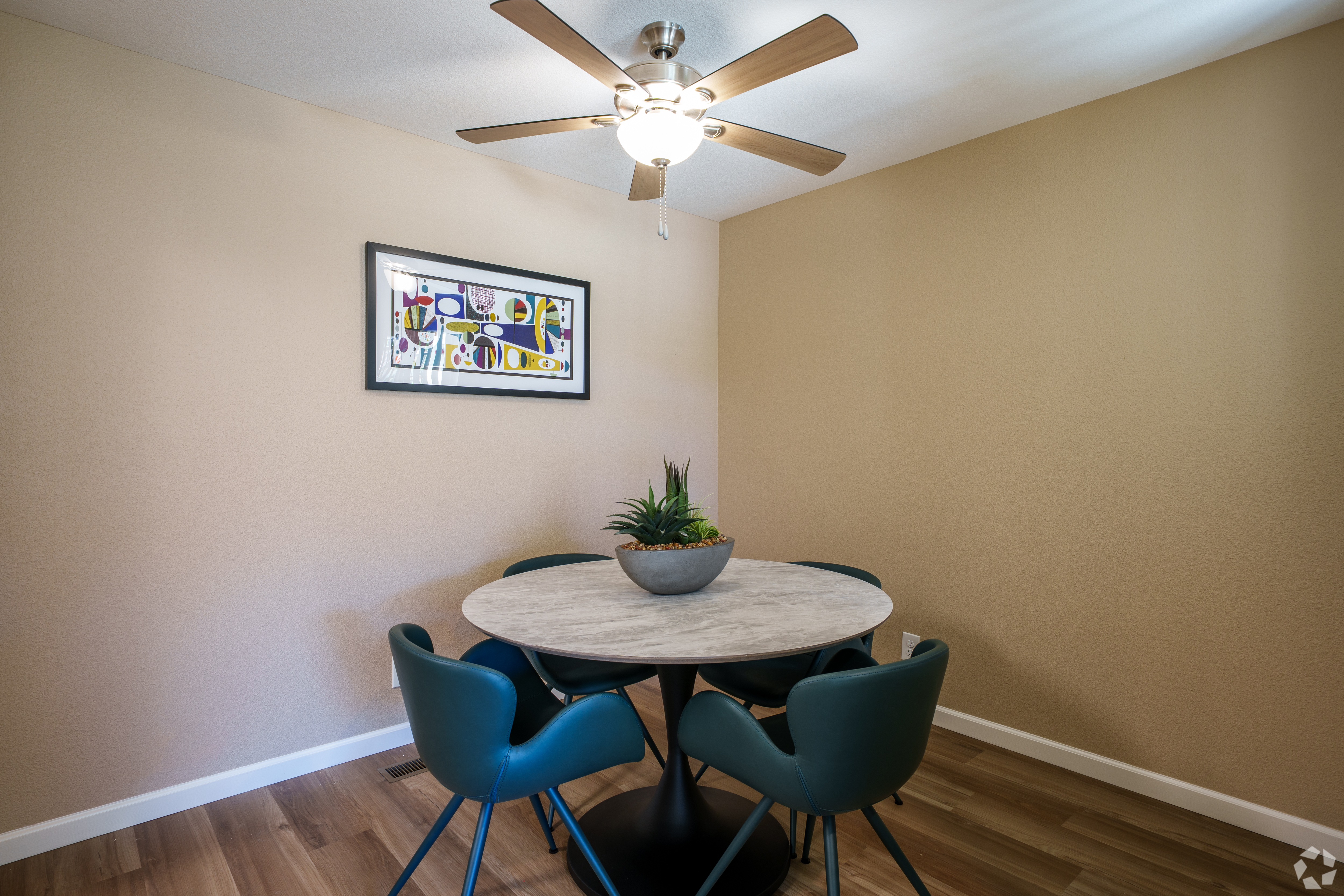 Woodland Hills Apartments photo 2